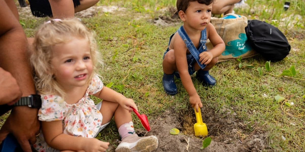 Sustentabilidade e comunidade: o que o Longboard Paradise faz pela preservação da Praia da Macumba